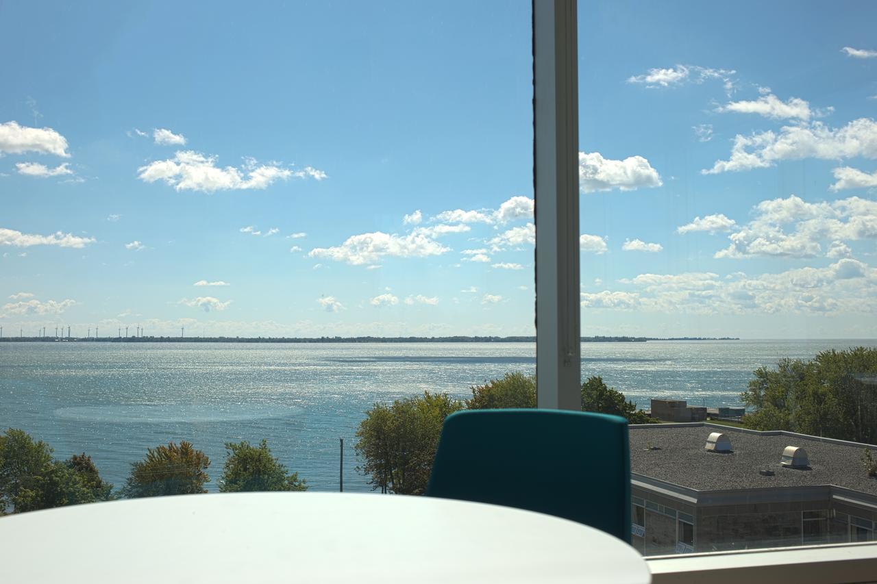 David C. Smith House - Queen's University 3*